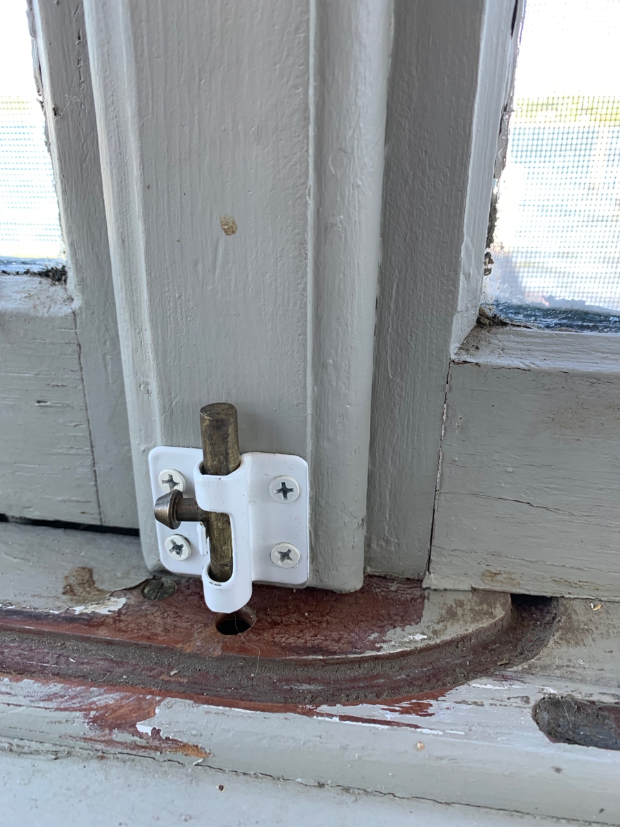 Sunroom sliding Picture Window lock